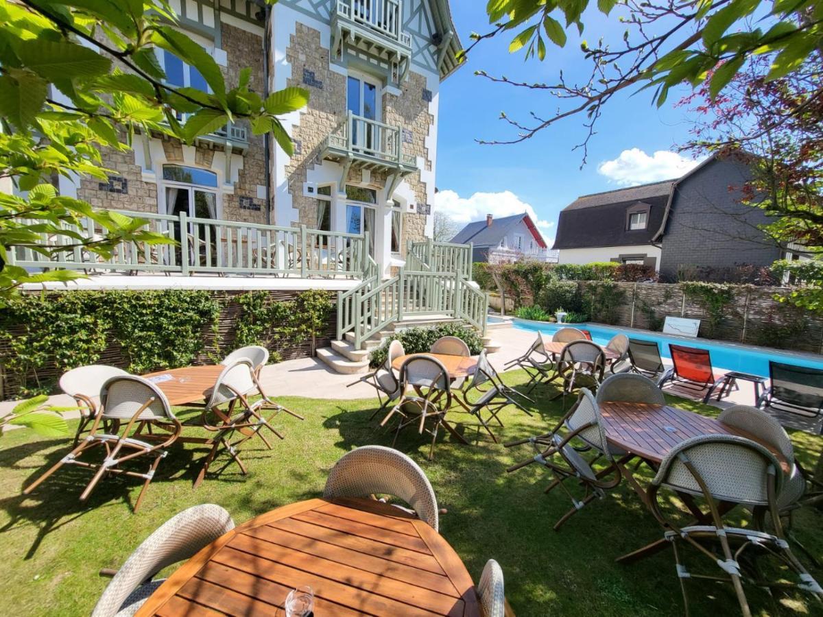 Augeval De Charme&spa Hotel 3*