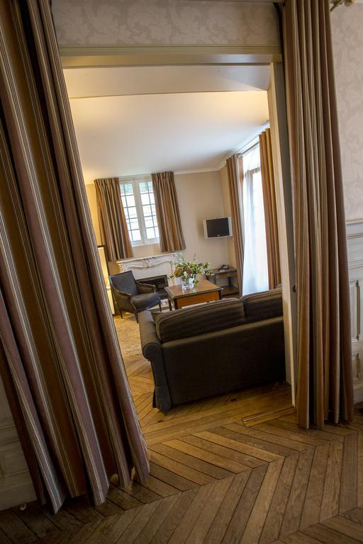 Augeval De Charme & Hotel