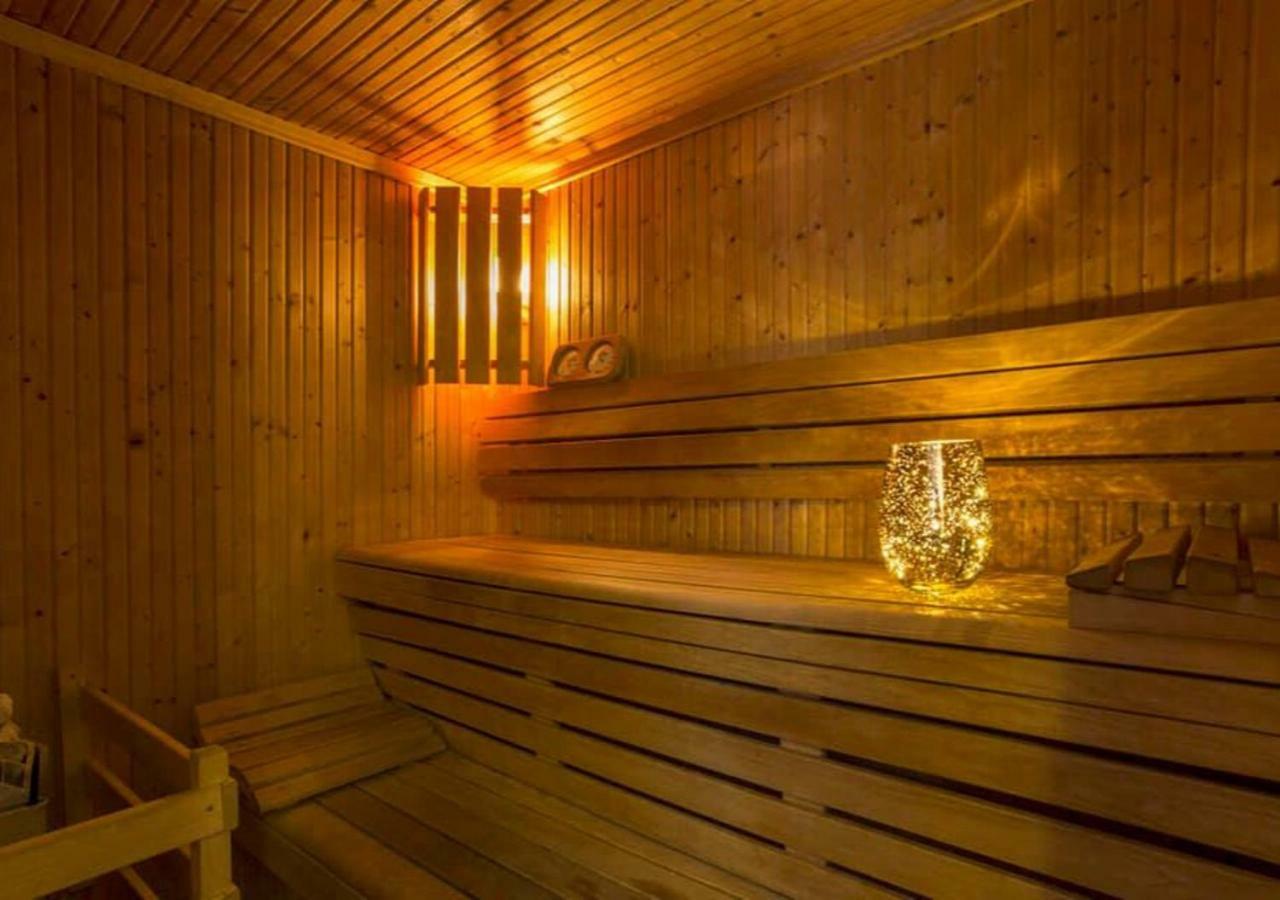 Augeval De Charme&spa Hotel